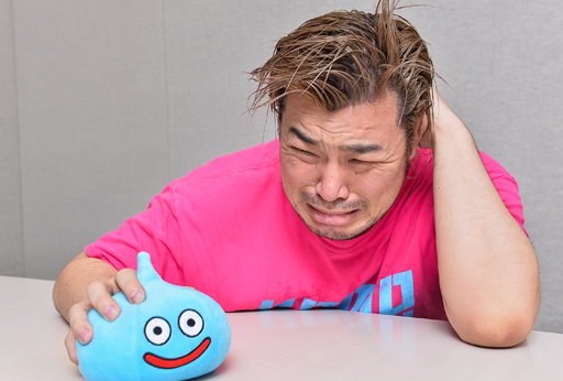 画像ギャラリー No.006のサムネイル画像 / 負けたら即引退!「DQMSL」DDT高木社長vs.男色ディーノ選手――こいつら戦いながら新バージョン6を紹介してやがる……!