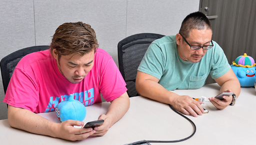 画像ギャラリー No.015のサムネイル画像 / 負けたら即引退!「DQMSL」DDT高木社長vs.男色ディーノ選手――こいつら戦いながら新バージョン6を紹介してやがる……!