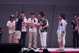 画像ギャラリー No.021のサムネイル画像 / 逆転に次ぐ逆転で白熱した「モンストグランプリ2015」をレポート。「モンスターストライク」のNo.1チームは誰の手に?