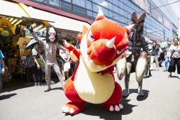 画像ギャラリー No.006のサムネイル画像 / 「モンスト」×「ウルトラマン」コラボ。都内各所にウルトラ怪獣とレッドリドラが出没中