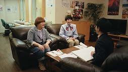 画像ギャラリー No.001のサムネイル画像 / 「モンスターストライク」と「BLEACH」のコラボCMにお笑いコンビ・ハリセンボンが出演。“出演決定編”の動画が公開