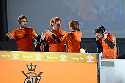 画像ギャラリー No.005のサムネイル画像 / 「モンスト プロツアー 2019-2020」,ツアーファイナルを制したのは「アラブルズ」