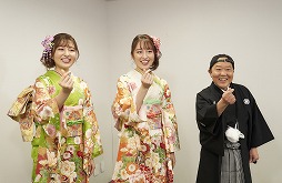 画像ギャラリー No.015のサムネイル画像 / 「モンスト」,12月4日から放送されるTVCMを公開。ダチョウ倶楽部の上島竜兵さんや双子モデルのりかりこさんが出演