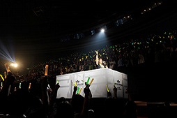 画像集#048のサムネイル/「THE IDOLM@STER 9th ANNIVERSARY WE ARE M@STERPIECE!!」名古屋公演をレポート。トロッコを使った演出に会場は大興奮