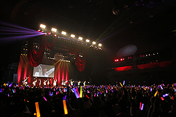 ꡼ No.009Υͥ / ɡ饤֤γŤȯɽ줿THE IDOLM@STER MOVIE θ¦ءǤ夲ѡƥפͤݡ