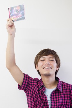 ꡼ No.012Υͥ / ХLet's Do It Now!!ȯ䵭ǰkors kRyu̥󥿥ӥ塼BEMANIطʤ߽Ф줿Japanese EDMɤȤϡ