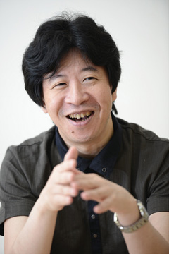 ������#006�Υ���ͥ���/�֥����ɥ����ﵭ����饤��פϸ������֤�������ʤˤʤ롣����Կ����ȱ��ĥץ��ǥ塼������ƣ��ؤΥ��󥰥��󥿥ӥ塼��Ǻ�