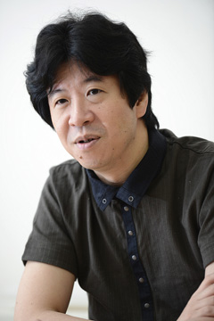 ������#023�Υ���ͥ���/�֥����ɥ����ﵭ����饤��פϸ������֤�������ʤˤʤ롣����Կ����ȱ��ĥץ��ǥ塼������ƣ��ؤΥ��󥰥��󥿥ӥ塼��Ǻ�