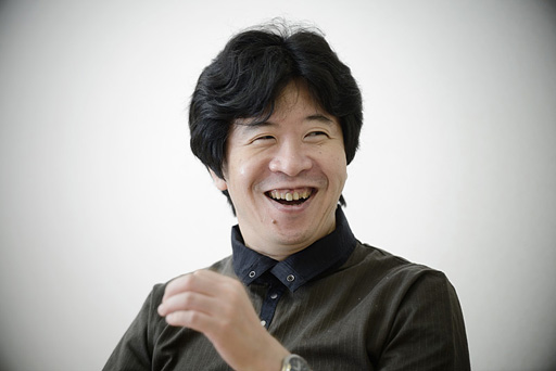 ������#024�Υ���ͥ���/�֥����ɥ����ﵭ����饤��פϸ������֤�������ʤˤʤ롣����Կ����ȱ��ĥץ��ǥ塼������ƣ��ؤΥ��󥰥��󥿥ӥ塼��Ǻ�