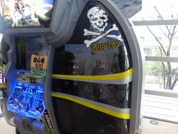 画像ギャラリー No.006のサムネイル画像 / ドーム型筐体の中に大空が広がる,新作アーケードシューティング「マッハストーム」。そのプレイフィールを,開発ディレクターのコメントと共にお届け