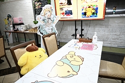 画像ギャラリー No.003のサムネイル画像 / 「Tokyo 7th シスターズ」とサンリオキャラクターズのコラボカフェが開催中。描き下ろしイラストを使用したグッズの販売やパネルの展示も