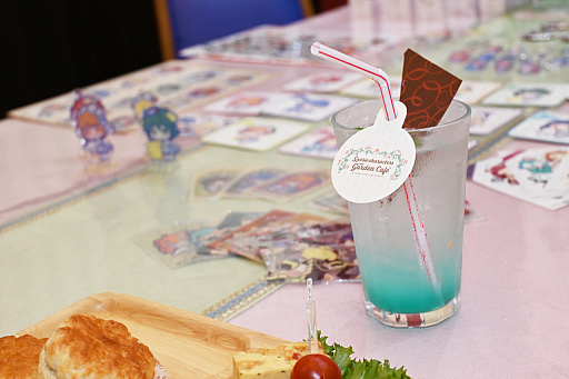 画像ギャラリー No.013のサムネイル画像 / 「Tokyo 7th シスターズ」とサンリオキャラクターズのコラボカフェが開催中。描き下ろしイラストを使用したグッズの販売やパネルの展示も