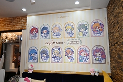 画像ギャラリー No.015のサムネイル画像 / 「Tokyo 7th シスターズ」とサンリオキャラクターズのコラボカフェが開催中。描き下ろしイラストを使用したグッズの販売やパネルの展示も