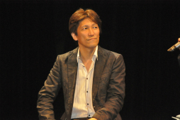 画像集#014のサムネイル/「モンスターハンター」とドゥカティによるコラボバイクが登場。辻本良三プロデューサーや釈 由美子さん,永井 大さんが登壇したイベントをレポート