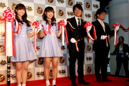 ������#011�Υ���ͥ���/��10��ǯ��ǰ��󥹥����ϥ󥿡�Ÿ�פΥ����ץ˥󥰥����ˡ����ץ쥹�����񤬳��š����ϥ�10ǯ����ߤ�̤��򴶤�������������ͤ��ݡ���