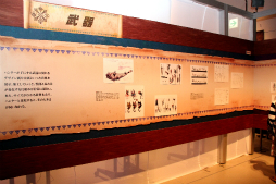 ������#025�Υ���ͥ���/��10��ǯ��ǰ��󥹥����ϥ󥿡�Ÿ�פΥ����ץ˥󥰥����ˡ����ץ쥹�����񤬳��š����ϥ�10ǯ����ߤ�̤��򴶤�������������ͤ��ݡ���