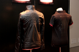 ������#045�Υ���ͥ���/��10��ǯ��ǰ��󥹥����ϥ󥿡�Ÿ�פΥ����ץ˥󥰥����ˡ����ץ쥹�����񤬳��š����ϥ�10ǯ����ߤ�̤��򴶤�������������ͤ��ݡ���