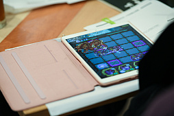 画像ギャラリー No.059のサムネイル画像 / 「サモンズボード」5.5周年記念イベントをレポート。軍島曹一郎さんのモンスターデザイン制作秘話も紹介