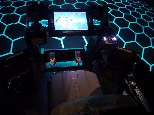 Jaepo2014 男の子の夢 ロボット操縦感覚が存分に味わえる全周囲型スクリーンを採用した スティールクロニクル ガーネッシュ プレイレポート