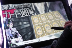 画像ギャラリー No.016のサムネイル画像 / ペンデバイスによる操作が魅力のアーケード用MOBA「WONDERLAND WARS」ロケテストレポート。声優・磯村知美さんへのミニインタビューも