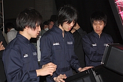 画像ギャラリー No.003のサムネイル画像 / BEMANIシリーズ「jubeat」が登場する,ロックバンド「HaKU」のPV撮影現場をレポート。メンバーやプロデューサーのインタビューも掲載