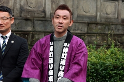 画像ギャラリー No.002のサムネイル画像 / 「アイドルマスター SideM」の“ワケミニ”キャラが電柱を可愛くラッピング! 「理由(ワケ)あって、門前仲町!」の見どころをレポート