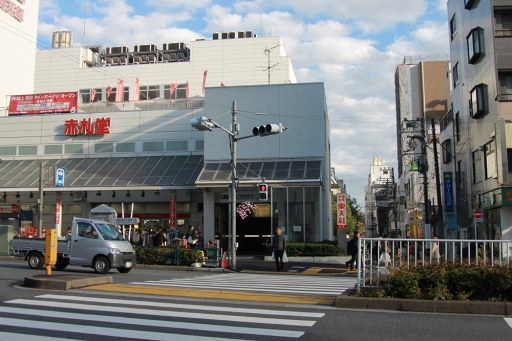 画像ギャラリー No.021のサムネイル画像 / 「アイドルマスター SideM」の“ワケミニ”キャラが電柱を可愛くラッピング! 「理由(ワケ)あって、門前仲町!」の見どころをレポート