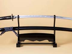 「薄桜鬼」15周年を記念して「土方歳三　愛刀セット」が2024年2月に発売。“和泉守兼定”の模造刀や記念立札，アクリルボードなどのセット