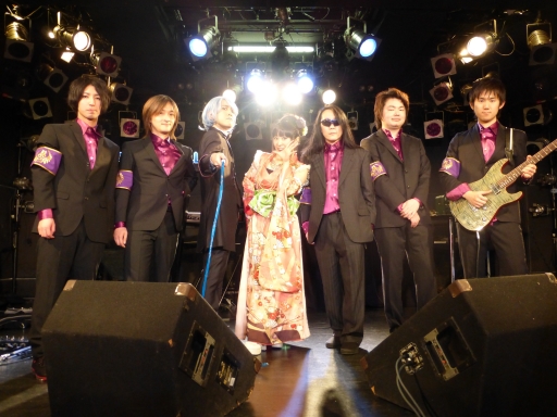 画像ギャラリー No.001のサムネイル画像 / 「INTI CREATES FAN FESTA 2015」で行われたライブの模様が公開に