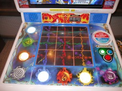 画像集#037のサムネイル/バンダイのクロスメディアプロジェクト「マジンボーン」発表会レポート。アニメとゲーム,コミック展開で小学生男子にアピール