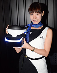 ������#002�Υ���ͥ���/��TGS 2014�ϡ�Project Morpheus�פ򿨤äƤ���������������Ǥ������ʤۤɥϡ��ɥ������δ����٤Ϲ⤤
