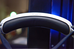 ������#010�Υ���ͥ���/��TGS 2014�ϡ�Project Morpheus�פ򿨤äƤ���������������Ǥ������ʤۤɥϡ��ɥ������δ����٤Ϲ⤤