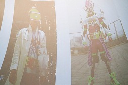 ���������꡼ No.003�Υ���ͥ������ / �ֲ��̥饤�������������ɡפ�PlayStation VR�Υ���ܤ�ȯɽ���ַ���ǲ��̥饤�������������� �ȥ��롼������ǥ��󥰡�����ȯɽ���Բ񸫤����ͤ��ݡ���