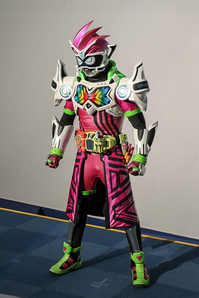 ���������꡼ No.007�Υ���ͥ������ / �ֲ��̥饤�������������ɡפ�PlayStation VR�Υ���ܤ�ȯɽ���ַ���ǲ��̥饤�������������� �ȥ��롼������ǥ��󥰡�����ȯɽ���Բ񸫤����ͤ��ݡ���