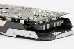 画像ギャラリー No.015のサムネイル画像 / 「GP104版GTX 1060 6GB」は通常版と何が違う? 玄人志向の搭載カード「GF-GTX1060-E6GB/GD5X」で確認してみた