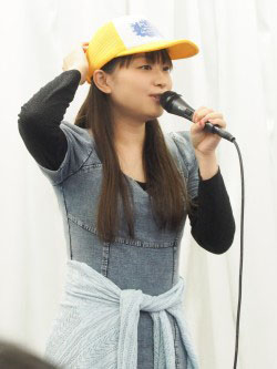 画像集#007のサムネイル/今井麻美さんとnaoさんが秋葉原で熱唱。「激神ブラックハート」&「ネプテューヌRe;Birth2」OPテーマソング発売記念イベントレポート