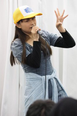 画像集#008のサムネイル/今井麻美さんとnaoさんが秋葉原で熱唱。「激神ブラックハート」&「ネプテューヌRe;Birth2」OPテーマソング発売記念イベントレポート