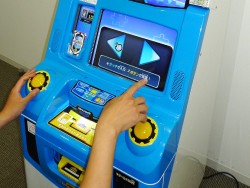 画像集#002のサムネイル/いよいよ稼働開始となった「パズドラZ テイマーバトル」。モンスターチケットによる新たな遊びを取り入れた,「パズドラ」シリーズ最新作がアーケードに登場