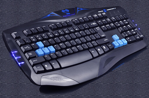 ������#002�Υ���ͥ���/���E-Blue���Υ����ޡ������Ѹ쥭���ܡ���2���ʤ�4��25����ȯ��