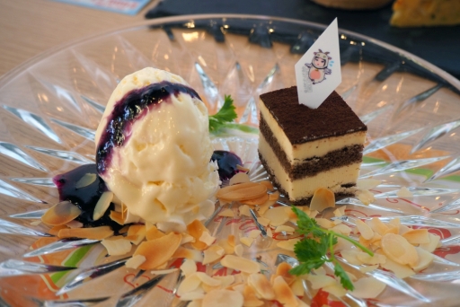 ���������꡼ No.011�Υ���ͥ������ / ���ե��Ȥ�����ꡤ��Ϥ�ե����쥹�ȥ�󡣡֥ץ�ѥ�פΥ���ܥ��ե��ֻ�����ҤӤ��ۥ磻�ȥǡ��ǥ��ʡ����硼�פ��ݡ���