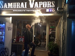 画像ギャラリー No.007のサムネイル画像 / マフィア梶田の二次元が来い!:第276回「爆煙が繋いだ出会いと変わらぬ三馬鹿のTGS珍道中」