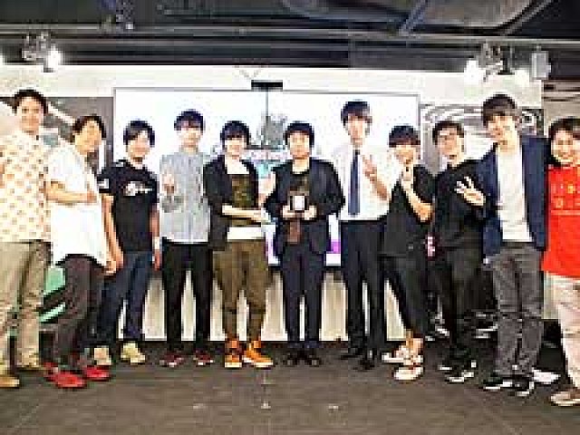 優勝はプロ棋士の藤井 猛選手 ウメハラ選手や岡本信彦さんなど 各界の有名人が集まった ポケモンカード ミュウツーhr争奪戦 の模様をお届け