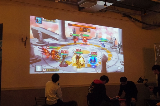 画像ギャラリー No.035のサムネイル画像 / 「サマナーズウォー」開発者インタビューやクイズ大会などで盛り上がった公式オフラインイベント「サマナ会 in Tokyo」をレポート