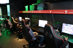 ���������꡼ No.004�Υ���ͥ������ / ����������γ��Ť����Τ��줿��Halo 5: Guardians ����סץ�ݡ��ȡ�ȯ������ޤ���ִ֤򥫥���ȥ�����ǥե��󤬽�ʡ