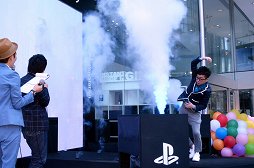 画像ギャラリー No.005のサムネイル画像 / PlayStationのイベント「みんなでできる!ファミリーパーク」をレポート。200インチ画面での試遊や,ヒーローの必殺技体験が楽しめる
