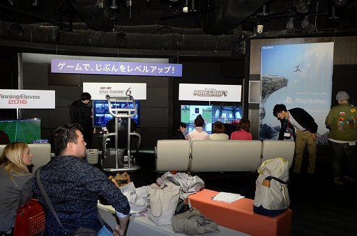 画像ギャラリー No.010のサムネイル画像 / PlayStationのイベント「みんなでできる!ファミリーパーク」をレポート。200インチ画面での試遊や,ヒーローの必殺技体験が楽しめる