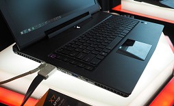 ꡼ No.011Υͥ / COMPUTEX13.93KGTX 870Mǥ奢M.2ܡƽ1.87kgGIGABYTEοޡΡPCʤʤ