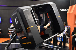 ꡼ No.004Υͥ / COMPUTEXϾ岼ˤ󤰤ưVRΤGIGABYTE֡θƤ