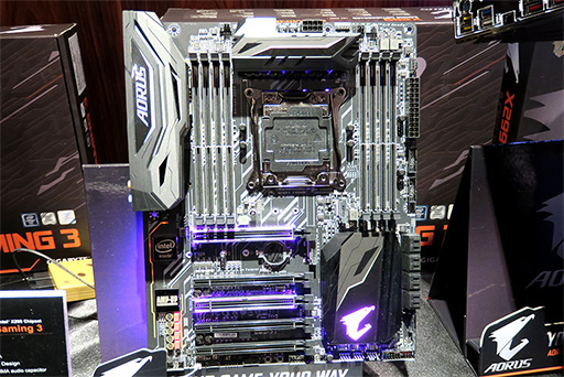 画像ギャラリー No.010のサムネイル画像 / GIGABYTE,X299チップセット採用のゲーマー向けマザーボード3製品を解説