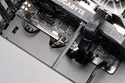 画像ギャラリー No.019のサムネイル画像 / 【PR】GIGABYTE製PCパーツで固めたゲームPC「AORUS GPC-01V」を試す。性能や使い勝手,拡張性も良好な1台だ